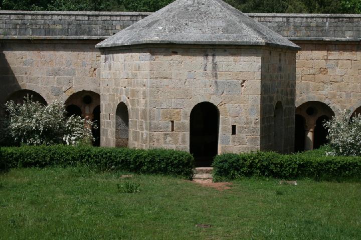 2012-05 Abbaye du Thoronet 017.JPG